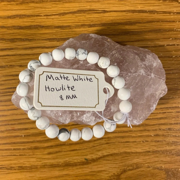 Matte White Howlite Crystal Bracelet (8mm beads) - Picture 4 of 5